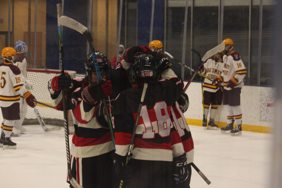 CCP Hockey Falls to DeSmet 5-3